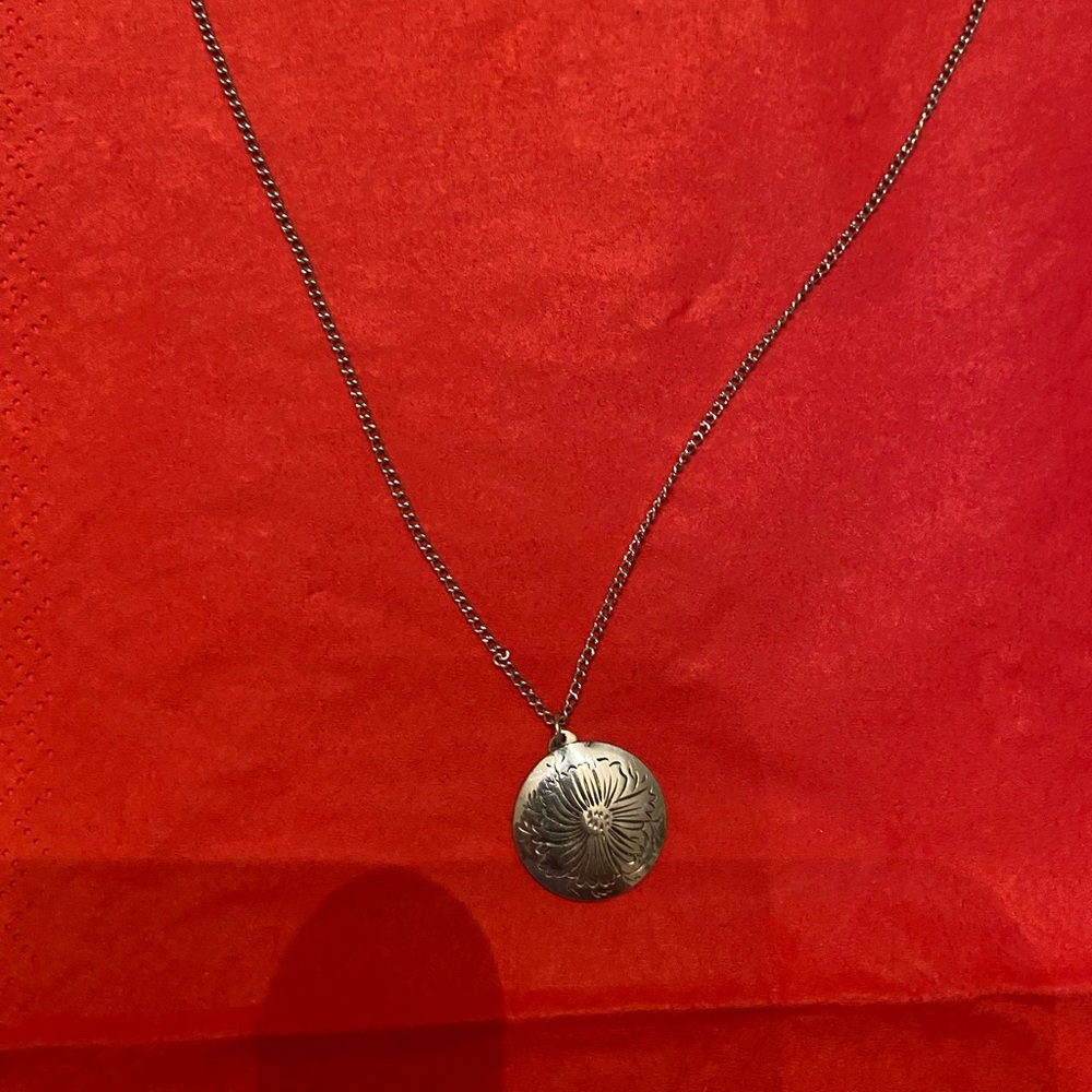 Woman’s Vintage Kirk Pewter Necklace Beautiful Design 917 10 Flower